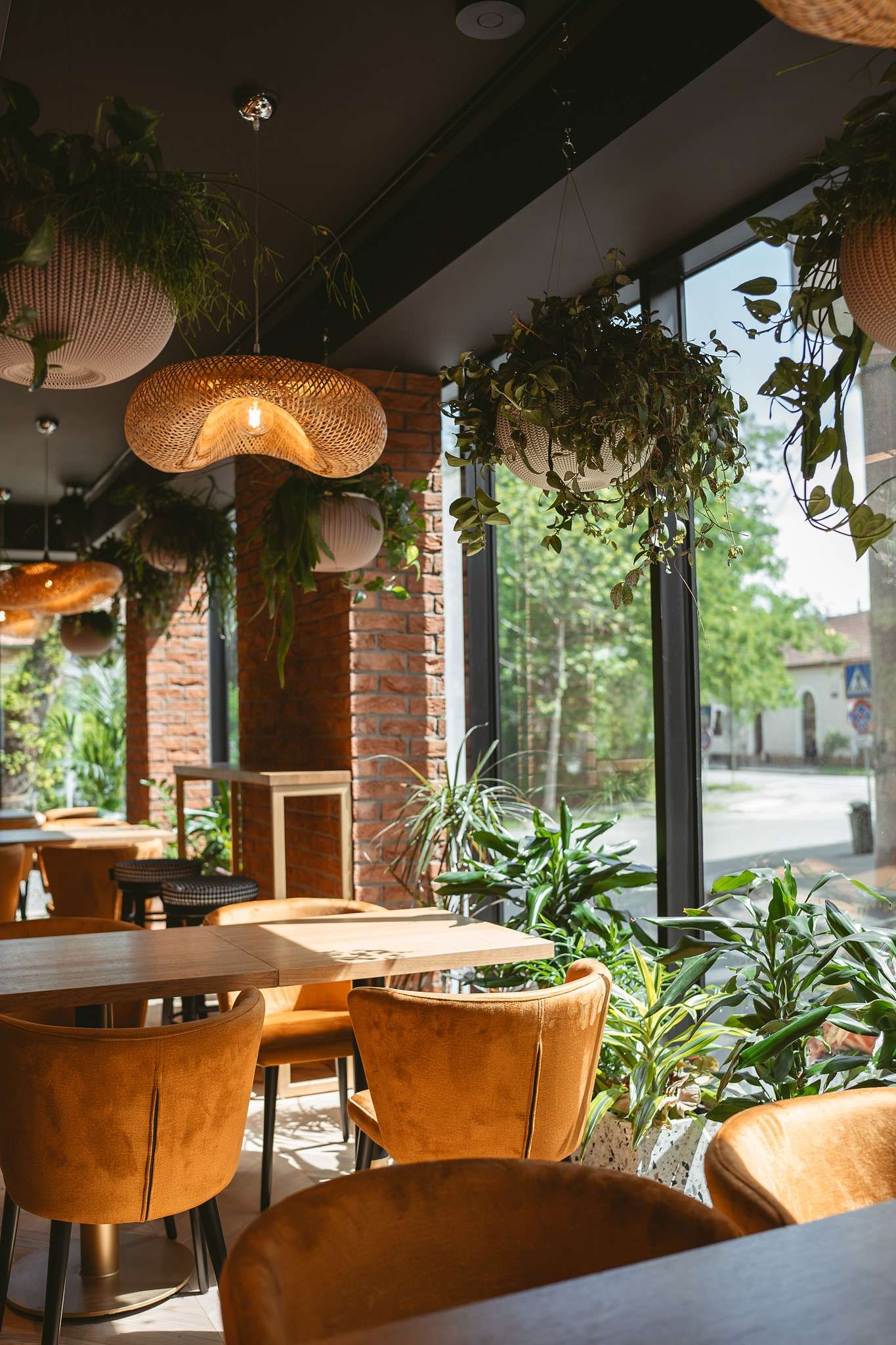 Premium interior design Bricks - A Culinary Oasis in the Heart of the City Oradea Romania Davidsign - 2