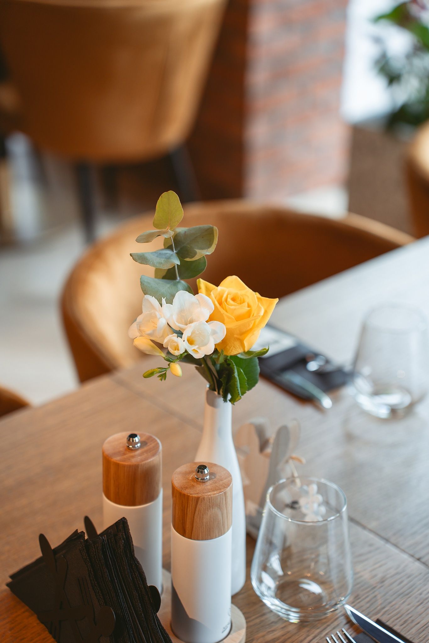 Premium interior design Bricks - A Culinary Oasis in the Heart of the City Oradea Romania Davidsign - 7