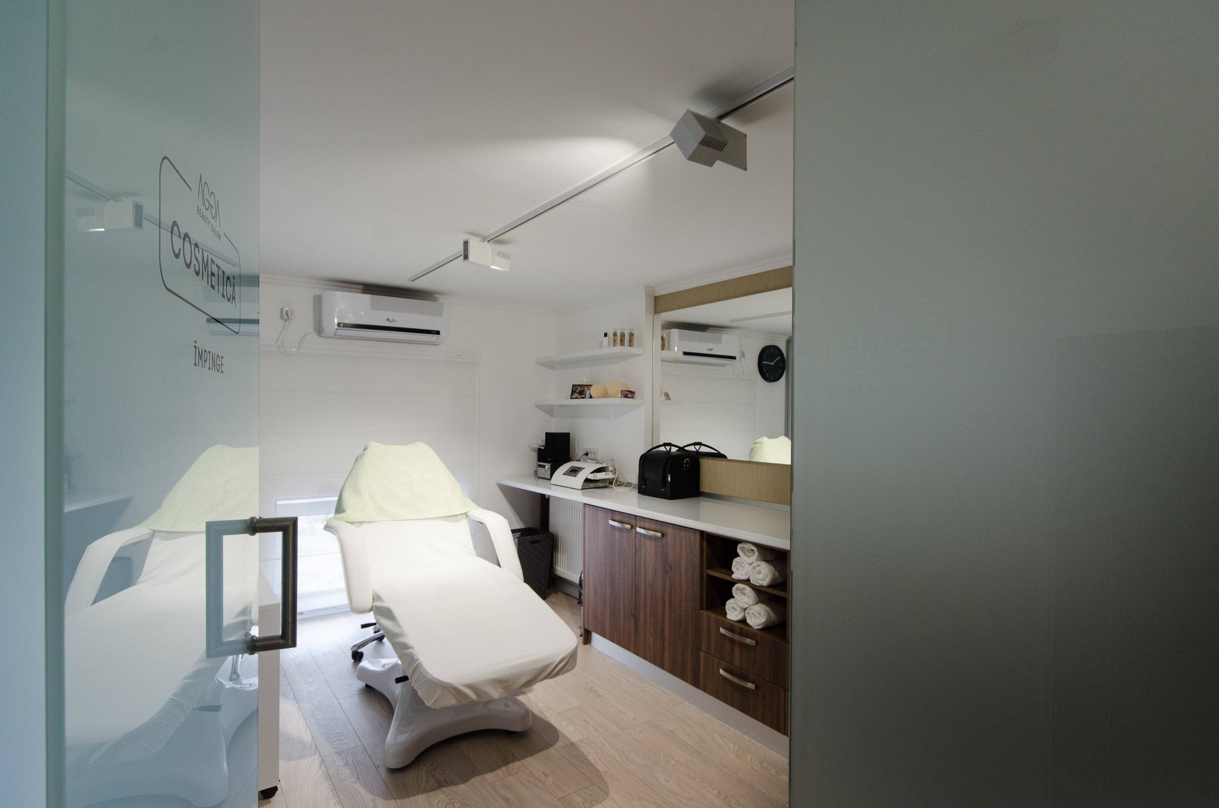 Design interior Beauty Salon in Oradea Oradea România Davidsign - 5