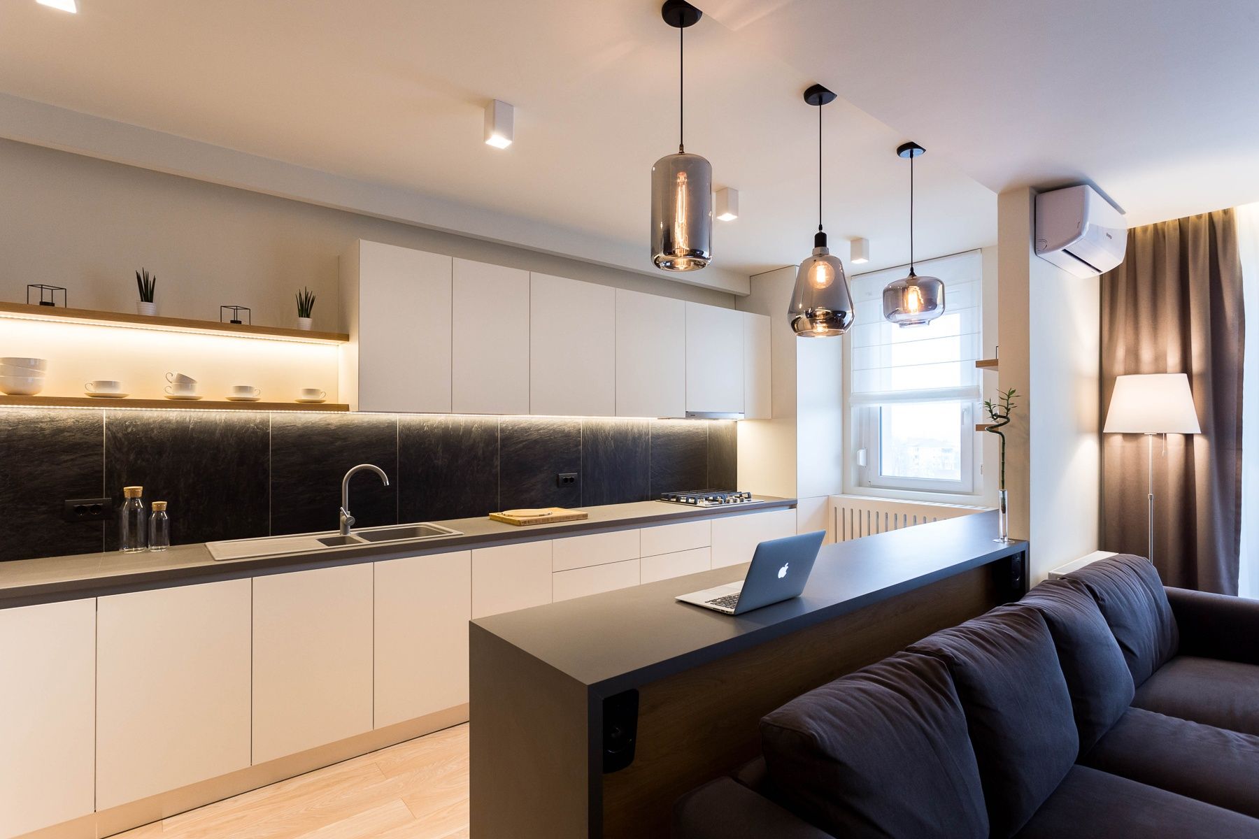 Dark & Cozy 2-Room Apartment