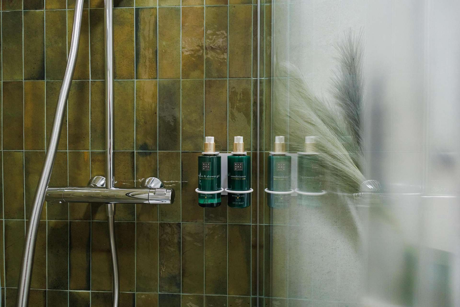 Design interior Un colț de Rai urban - Dripper Urban Retreat Oradea România Davidsign - 7